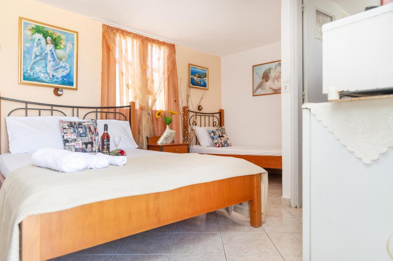 Rooms Maria Naxos City Екстериор снимка