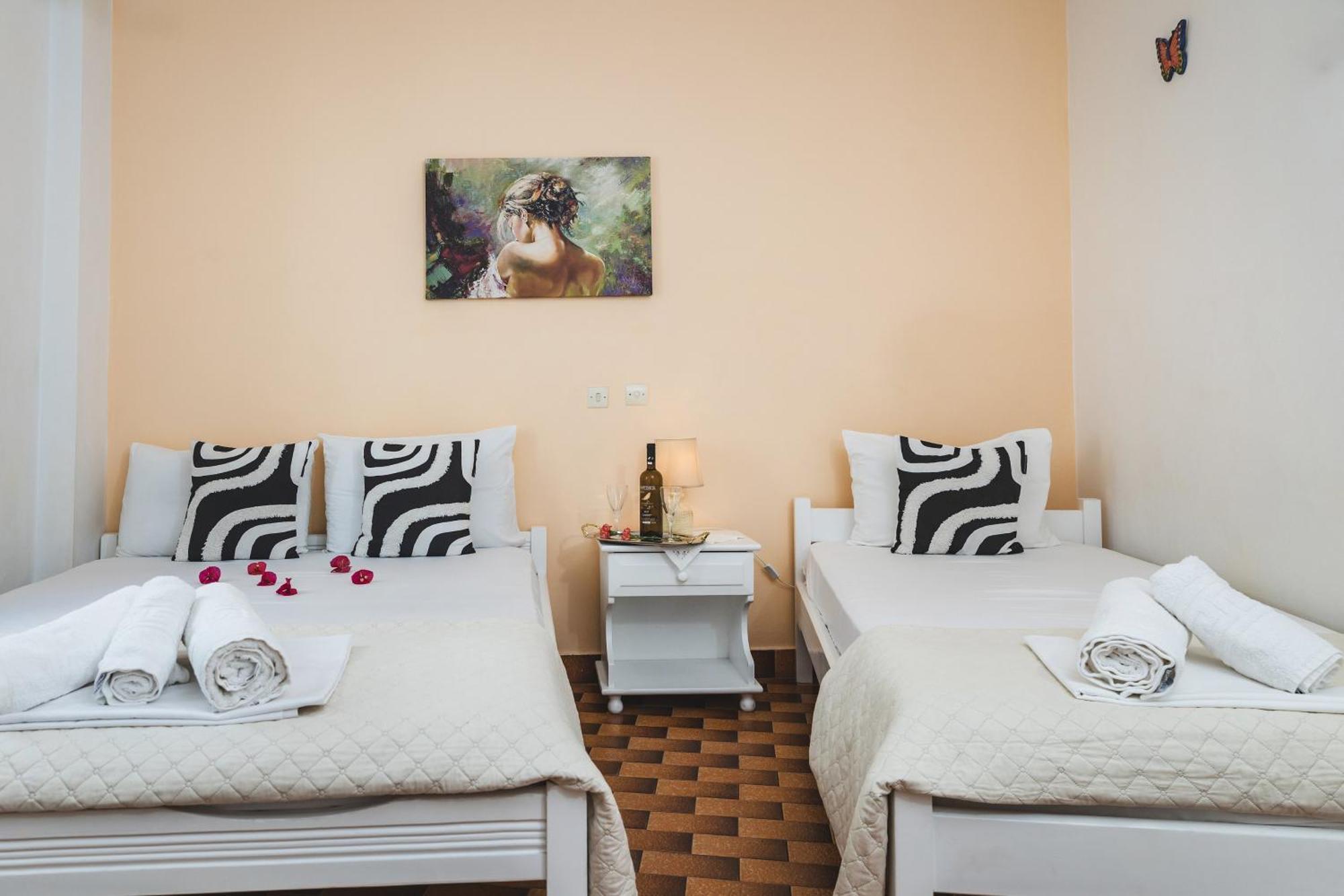 Rooms Maria Naxos City Екстериор снимка