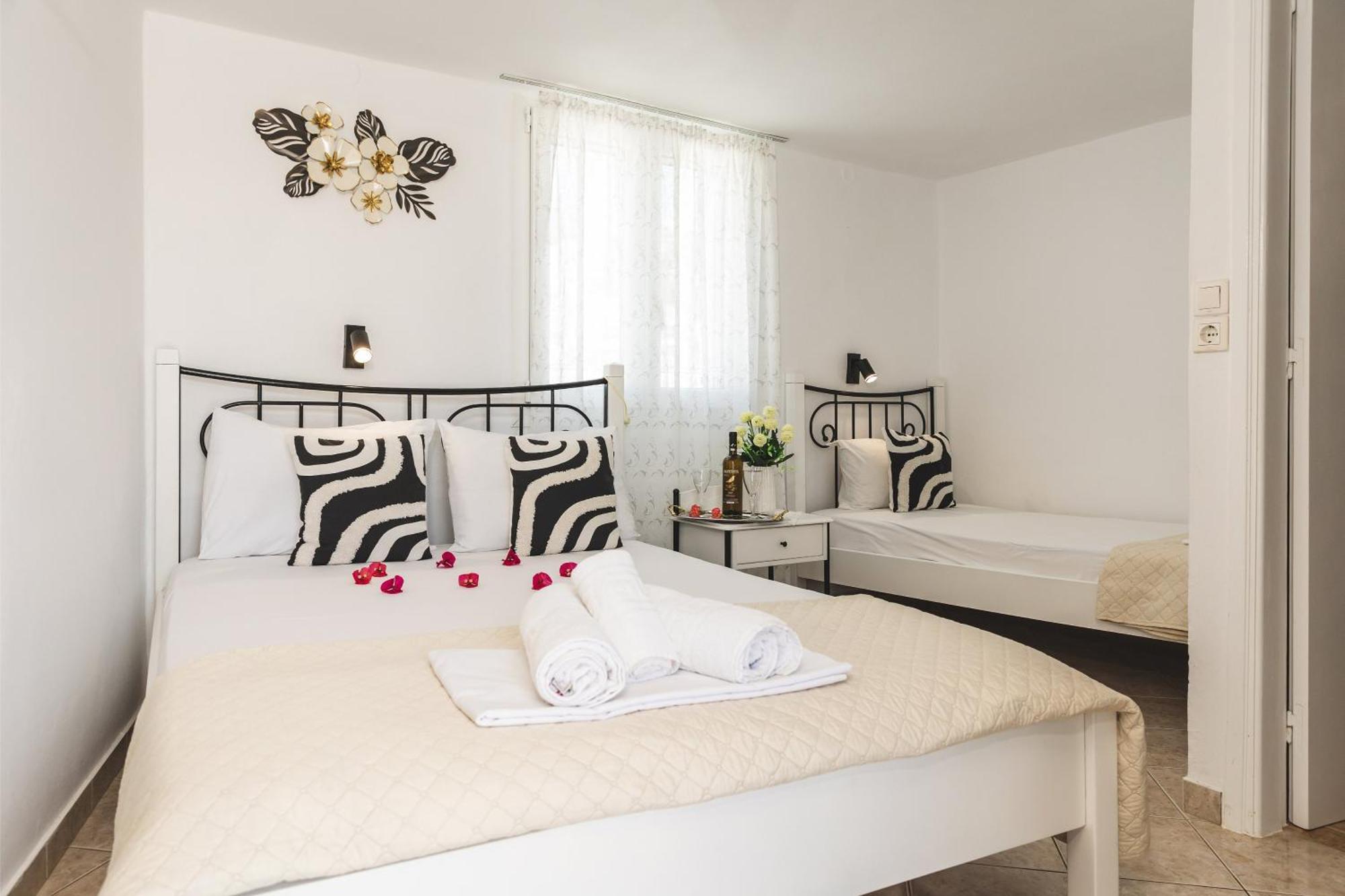 Rooms Maria Naxos City Екстериор снимка